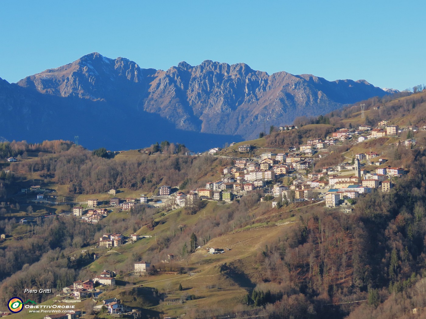 38 Dossena, Poggio al sole,  con vista in Cancervo-Venturosa.JPG